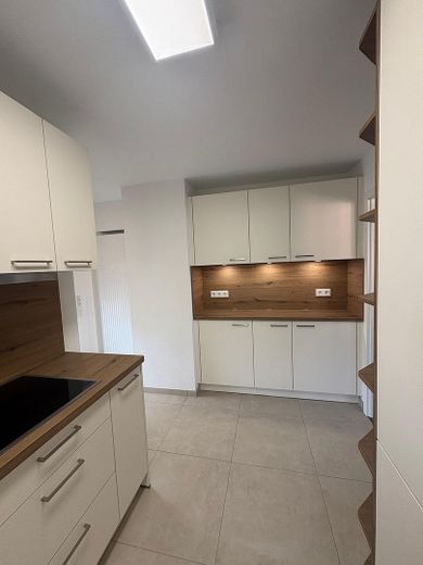 Appartement au rez-de-chaussée entièrement rénové – Küche
