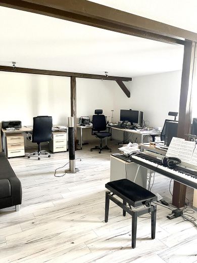 Leben zwischen Land und Meer – Stilvoll modernisierter Resthof – großes Büro OG