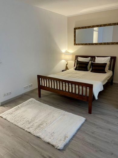 ✨ Modernes, voll möbliertes 1-Zimmer-Apartment in zentraler Lage – Volkerstraße 34 – Schlafbereich