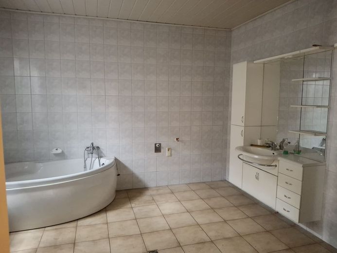 Hausverkauf in Roßdorf (Sachsen-Anhalt) – Bad 1