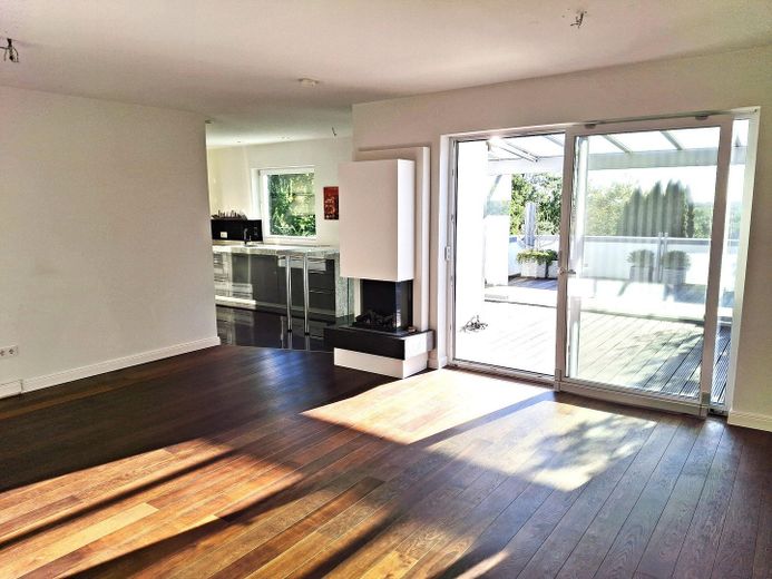 Exklusives Penthouse in Hamburg-Boberg, eigene Erdwärme, kein Hausgeld – ...mit Blick auf die Terrasse
