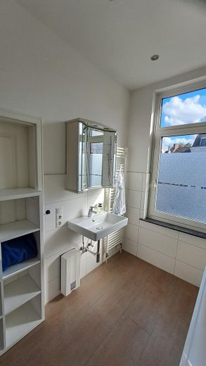 Residential and commercial building Vor dem Steintor from private owner – 2. Etage Bad