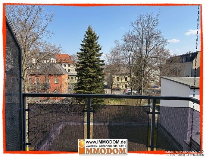 2-Zimmer-Wohnung mit BALKON und TG-PKW-Stellplatz, zentral und bahnhofsnah, zu verkaufen! – Blick vom Balkon