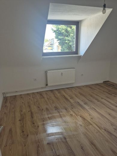 Appena ristrutturato: appartamento di 3,5 locali con spazio per lavorare da casa a Duisburg-Meiderich – Weiteres Zimmer