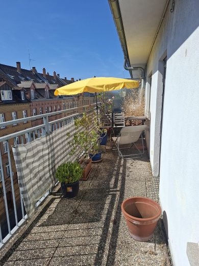 Wunderschöne 3-Zimmer-Wohnung mit Dachterrasse und Balkon in der KA-Oststadt – Schöne Dachterrasse