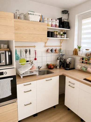 Helle 1-Zi. Wohnung mit großem Balkon gut vermietet und attraktiv gelegen in Großburgwedel – Küche