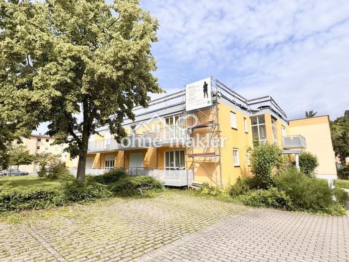 Apartamento amueblado de 1 habitación con gran balcón y plaza de aparcamiento en Ba-Ost – Foto 1