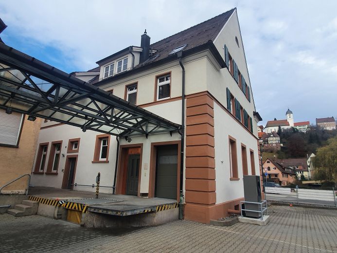 Büro/Gewerbe, Kanzlei, Praxis, Schulung, Handwerker, Handel im Zentrum von Altensteig – Eingang mit Rampe