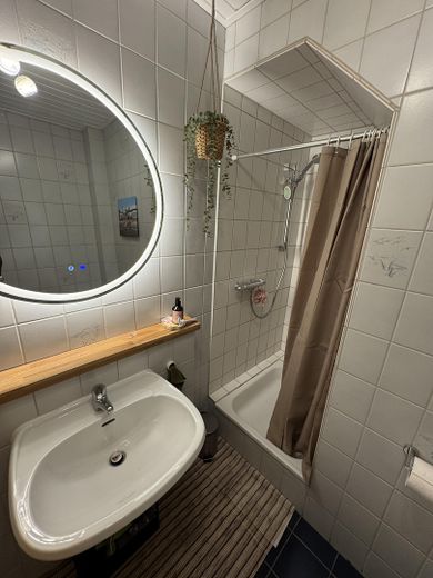 Großzügige 4-Zimmer-Maisonette-Wohnung mit Garten in schöner Lage von Rendsburg – Duschbad