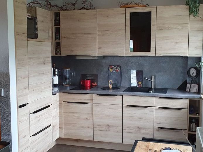 Moderne Whg. im 1.OG + Balkon + EBK Abkauf Vormieter mögli. – Foto 1