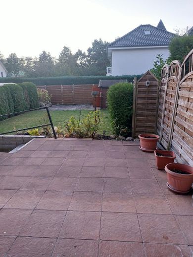 Renovierte 2-Zimmer Wohnung mit großem Garten – Foto 1