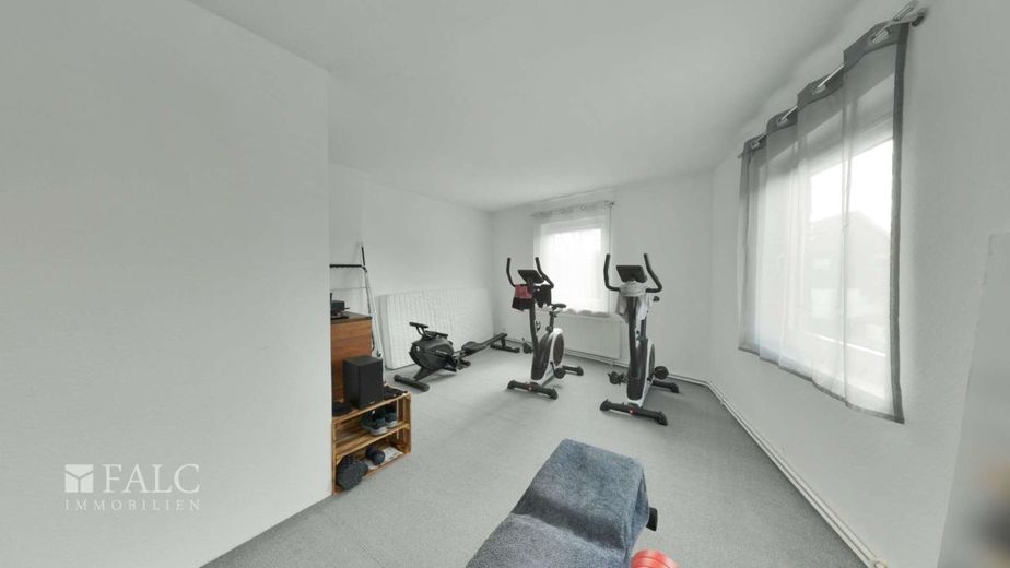 Ihre Gelegenheit: Großzügiges Wohnen im Grünen! – Fitnessraum