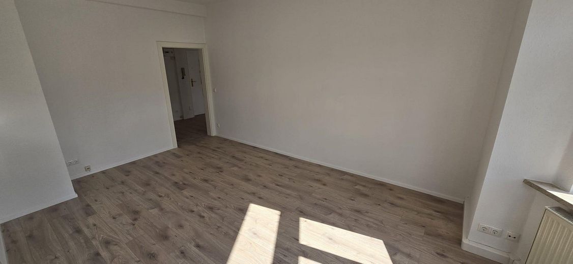 Neu sanierte 2-Raum Wohnung im Zentrum von Rodewisch – Wohnzimmer