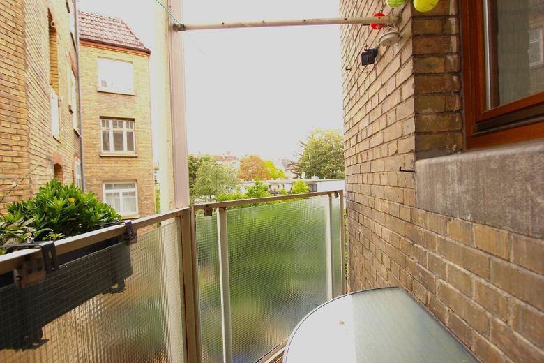 Maklerfrei: Altbau-Wohnung mit Charme in begehrter Lage! – Balkon