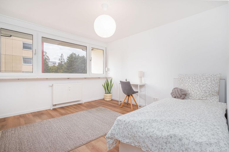 Appartement fraîchement rénové avec loggia à Nürnberg-Röthenbach – Kinderzimmer/ Arbeitszimmer