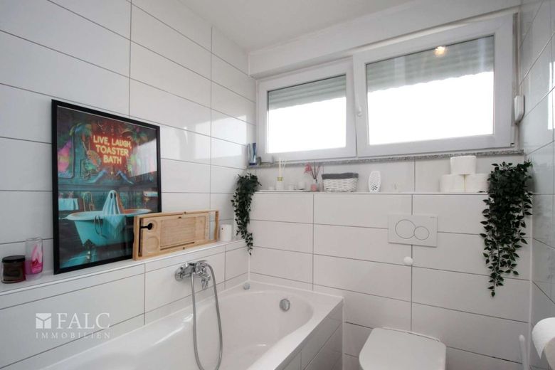 Junges Reihenendhaus für neue Besitzer – OG-Bad-2