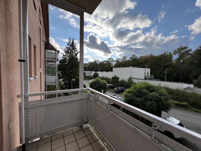 3-Zimmer-Wohnung mit Balkon im 1. Obergeschoss - Parken im Hof – Foto 1