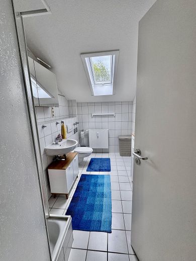 Attraktive Dachgeschosswohnung in charmanter Stadtvilla – Foto 4