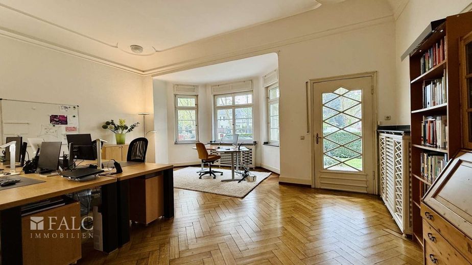Historische Villa in Marienburg - Wohnen in zeitloser Eleganz – EG - Großer Teamraum