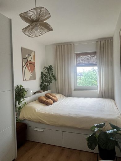 Lichtdurchflutete 2-Zimmer-Wohnung mit Ausblick in begehrter Lage von St. Johannis – Foto 4
