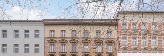 IMMOBERLIN.DE - Toplage! Klassisches Mehrfamilienhaus mit Ausbaupotential