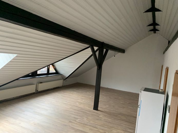 Renovierte Wohnung inkl. Küche – Blick von der Eingangstür