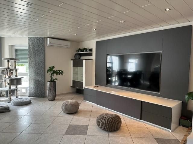 Wohn-/Esszimmer (jetzt leer)