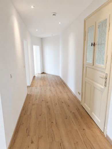 Bezugsfreier Gründerzeit-Altbau · Eckwohnung 3. OG · neue Holzfenster und Treppenhaus 2025 – Foto 10