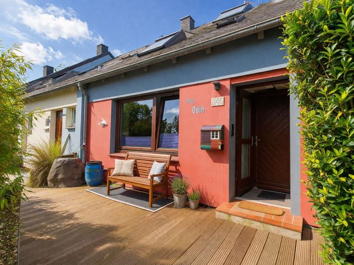 Charmantes Reihenmittelhaus auf Helgoland-Oberland mit ausgebautem Dachgeschoss und 2 Terrassen – Außenansicht - Hauseingang