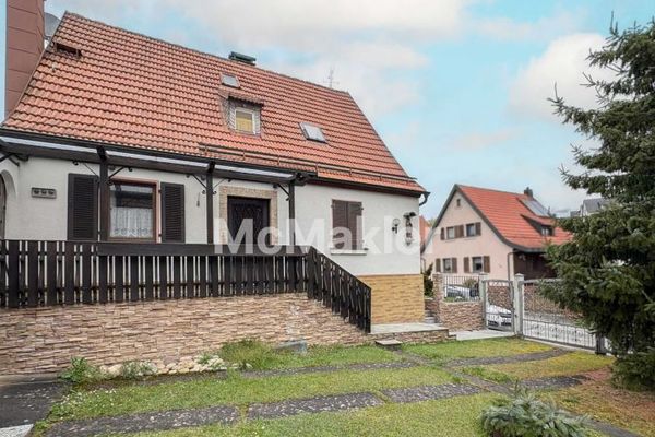 Очаровательный отдельно стоящий дом с внутренним двором, садом и большим потенциалом в Римпаре