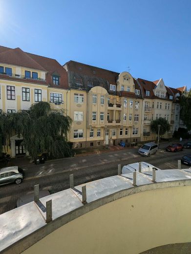 Period-building dream, first occupancy after renovation, 3 rooms, balcony & prime location in Stadtfeld – Ausblick von Balkon