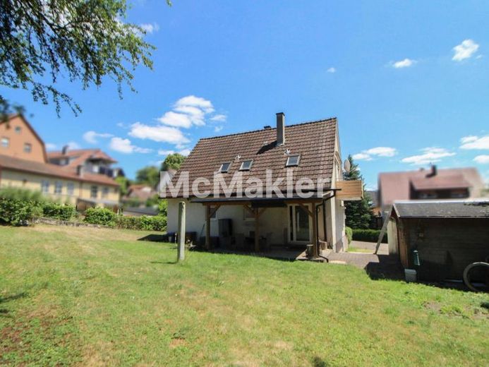 Ein- oder Zweifamilienhaus mit großem Garten, Garage & viel Potenzial in ruhiger Lage von Lindental – Foto 1