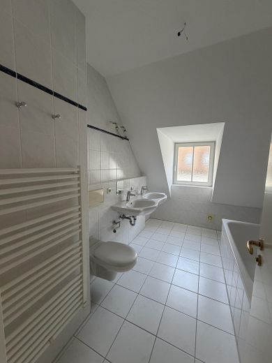 Helle 4-Zimmerwohnung zur Miete in Nymphenburg, München – 1.Bad
