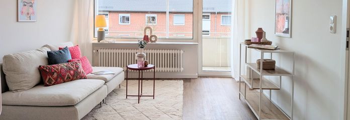 Wohnzimmer und Balkon