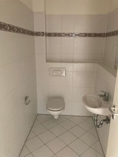 Großzügige 3-Zimmer mit Laminat, Aufzug und Wannenbad in Uninähe! – Musterfoto