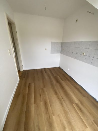 Sonnenglück- gemütliche 2-Zimmer-Dachgeschosswohnung mit Dachterrasse – Küche