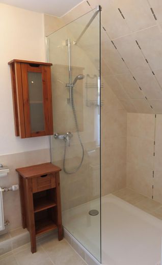 Freistehendes Haus - energetisch saniert - 120 qm – BAD OG