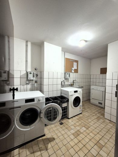 Münzwaschmaschinen u.-Trockner