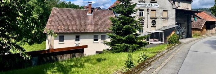 Besondere Immobilie mit viel Platz in Geroda!