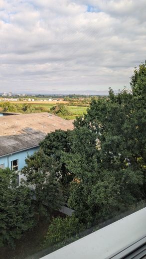 Без комісії: 3-кімнатна квартира з південно-західним балконом, краєвидом на Гаардт і ліфтом – Ausblick Esszimmer
