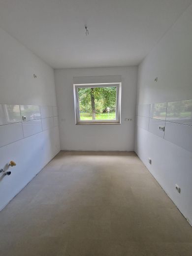 Buchholz! Huis in huis - appartement op de begane grond van 156 qm met terras, tuin en grote garage – Küche