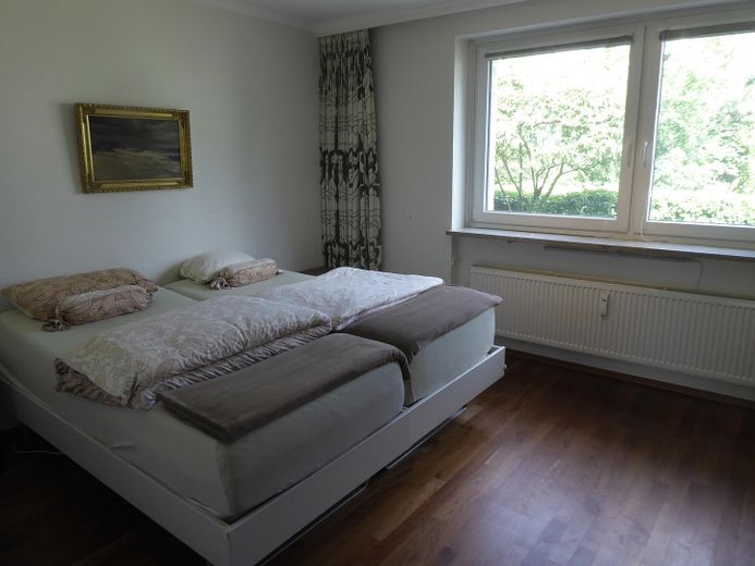 Well-laid-out apartment with a view of the greenery, top energy efficiency, top condition – Schlafzimmer