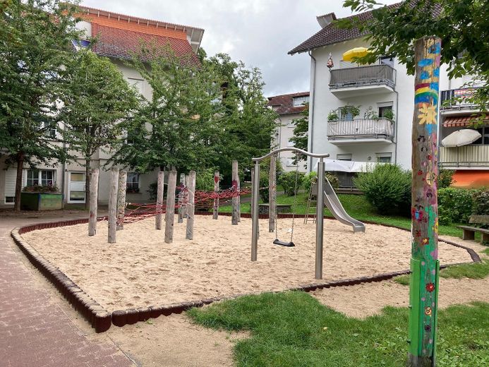 Großzügige 3-Zimmerwohnung in Aßlar – Spielplatz im Hof