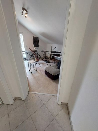 Casa unifamiliare con veranda invernale ;terrazza; giardino e garage.  !!(prezzo trattabile) – Foto 20