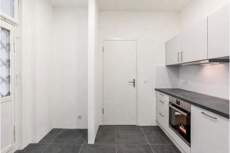 Loft-Teil-/Gewerbeeinheit im berühmten Riehmers Hofgarten mit zwei Terrassen – Küche 