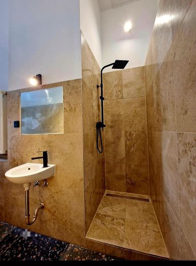 Provisionfrei, Altbaujuwel mit Charakter – frisch saniert, modern interpretiert. – Badezimmer 2