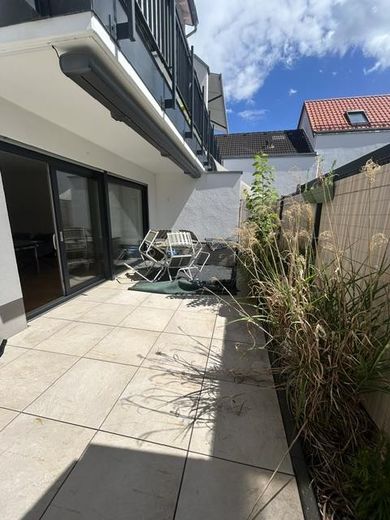 Wunderschöne Wohnung mit Garten in ruhiger Lage – Große Sonnenterrasse