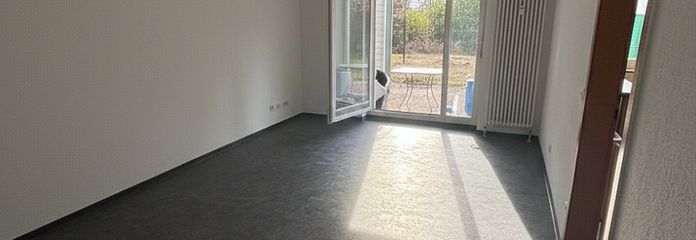 Wohnzimmer mit viel Licht