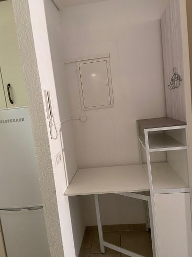 Komplett sanierte 1-Zimmer Wohnung – Flur