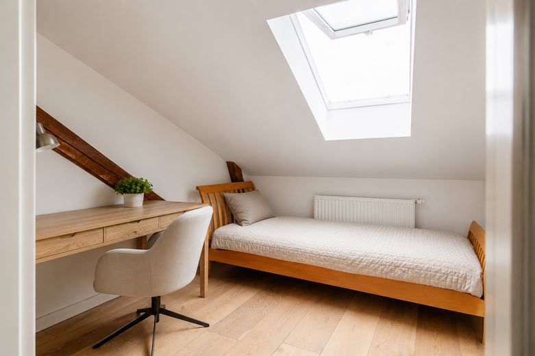 Großzügige Dachgeschosswohnung mit zwei Dachterrassen im Herzen der Altstadt von Laufen – Schlafzimmer_Arbeitszimmer 3